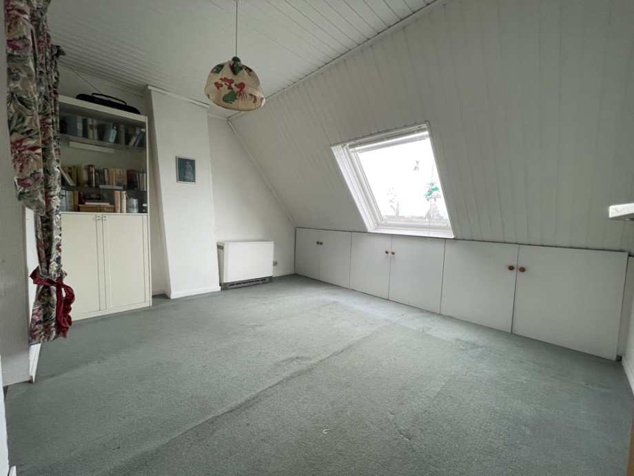 (35) Ein weiterer Eindruck aus dem Dachgeschoss Zweifamilienhaus Bottrop