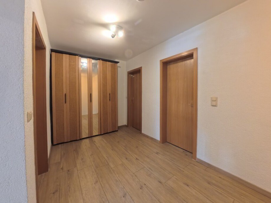 (20) Der Flur im Obergeschoss aus einer anderen Perspektive Reihenmittelhaus Bottrop / Fuhlenbrock