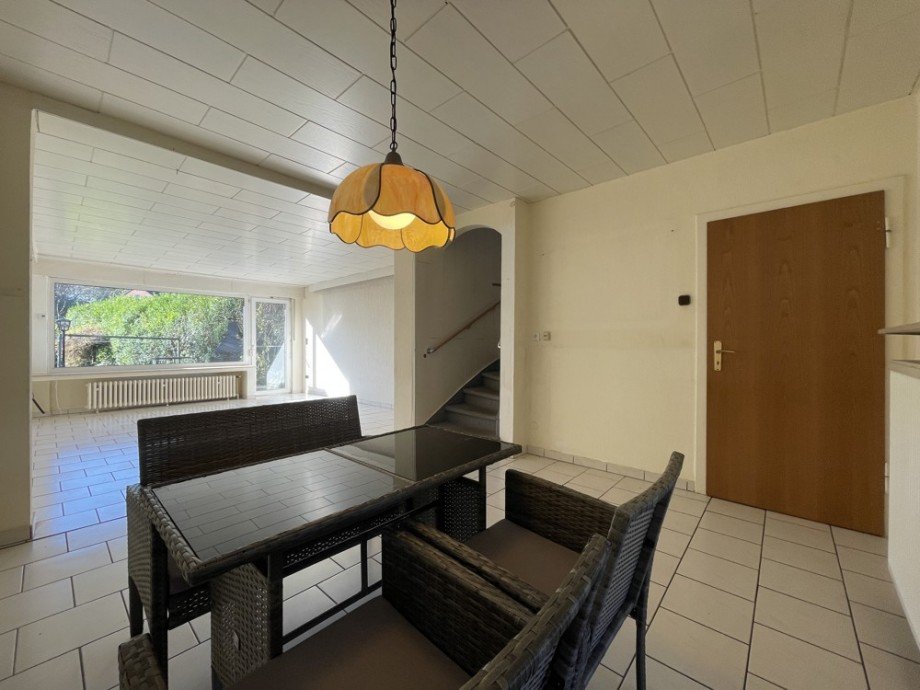 (27) Zur�ck im Erdgeschoss folgen nun Eindr�cke aus dem Kellergeschoss Reihenendhaus Bottrop