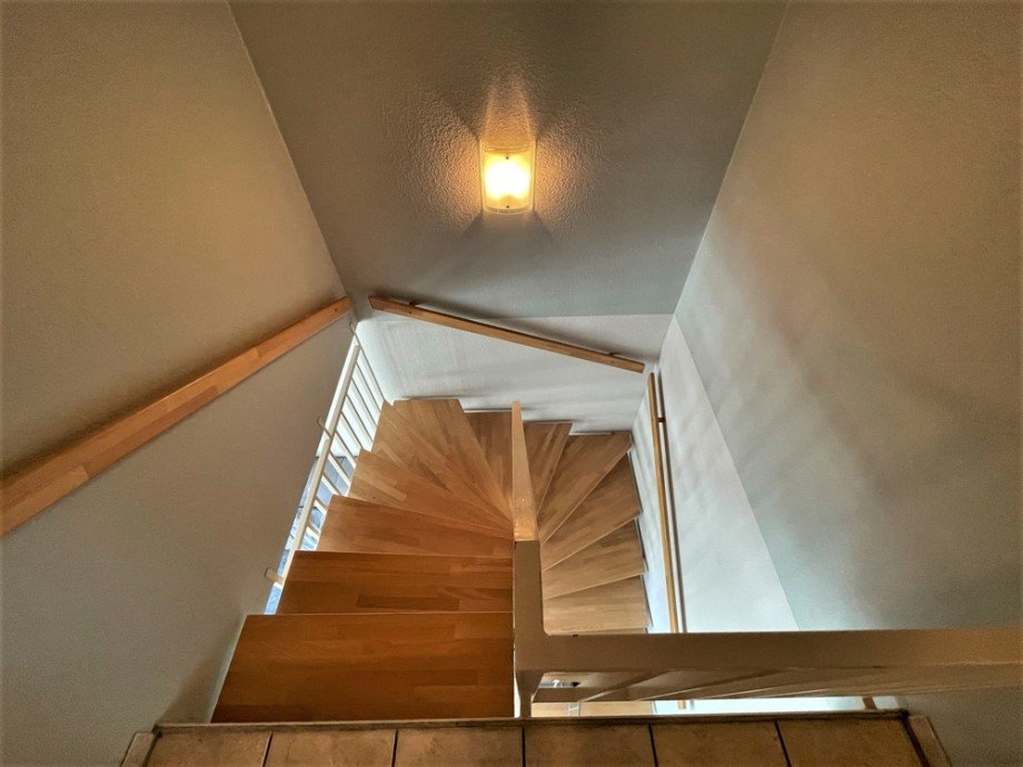(16) Anschlie�end folgen nun Impressionen aus dem Dachgeschoss Maisonettewohnung Bottrop / Welheim