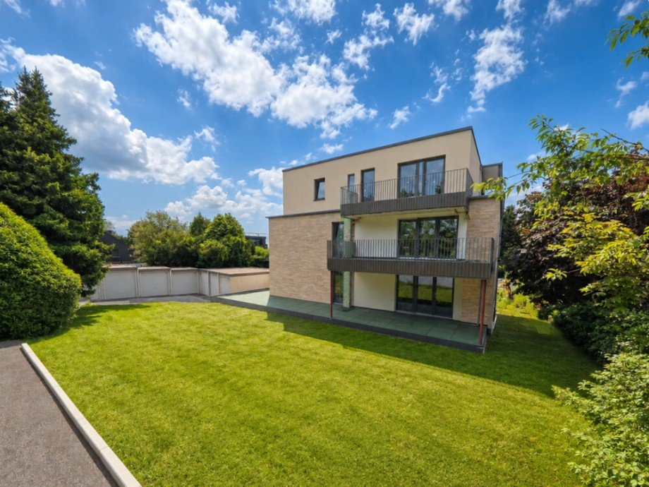 (12) Eine visualisierte Ansicht der zugeh�rigen Gartenfl�chen Erdgeschosswohnung Bottrop / Fuhlenbrock