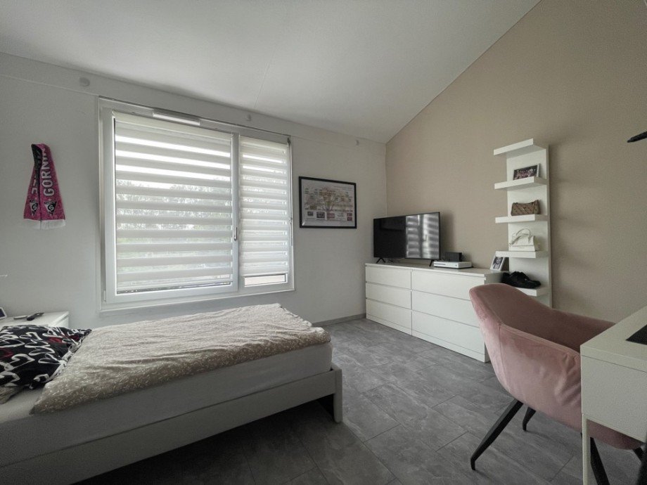 (16) Im Obergeschoss befinden sich u.a. zwei Schlafzimmer Einfamilienhaus Bottrop / Boy