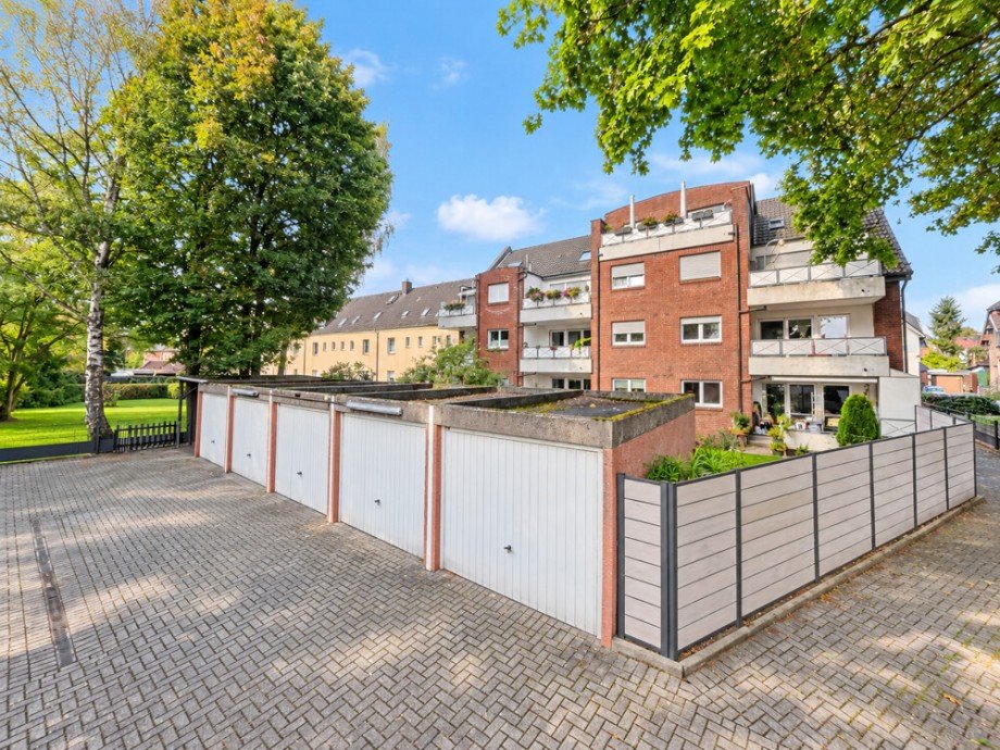 (26) Abschlie�end ein Blick auf die Geb�uder�ckseite Etagenwohnung Bottrop / Batenbrock