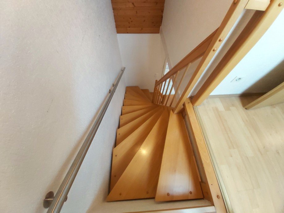 (21) �ber diesen Aufgang erreichen wir abschlie�end den Spitzboden (Nfl.) Doppelhaush�lfte Oberhausen / Osterfeld-Ost