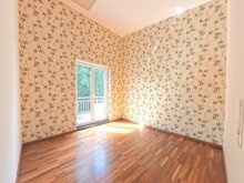 (23) Im weiteren Verlauf betreten Sie das Schlafzimmer *VERKAUFT*