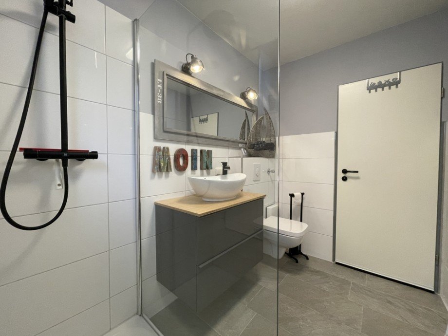 (17) Das Duschbadezimmer aus einem anderen Blickwinkel Souterrainwohnung Bottrop / Fuhlenbrock