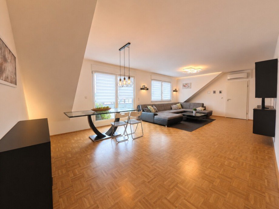 (10) Im weiteren Verlauf betreten Sie das ger�umige Wohn- und Esszimmer Dachgeschosswohnung Bottrop / Stadtmitte