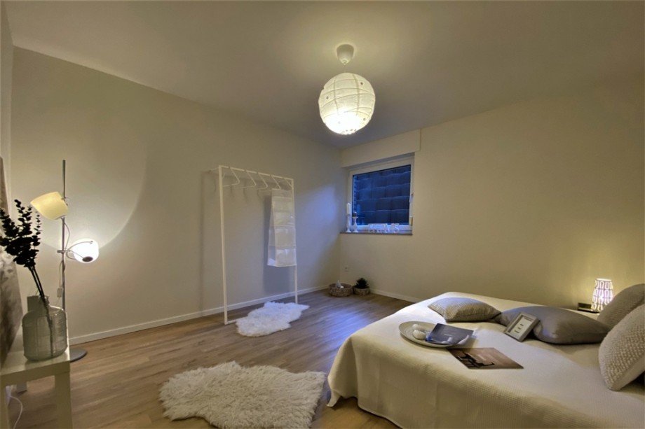 (16) Der erste der beiden Schlafr�ume im Souterrain Erdgeschosswohnung Bottrop / Bottrop-Vonderort