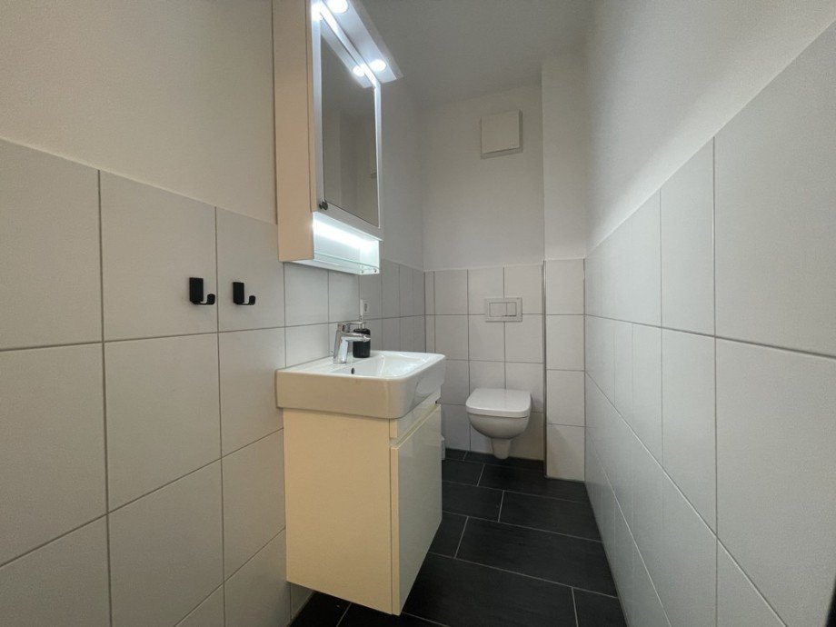 (27) Unmittelbar neben dem Schlafzimmer befindet sich das G�ste WC Erdgeschosswohnung Bottrop