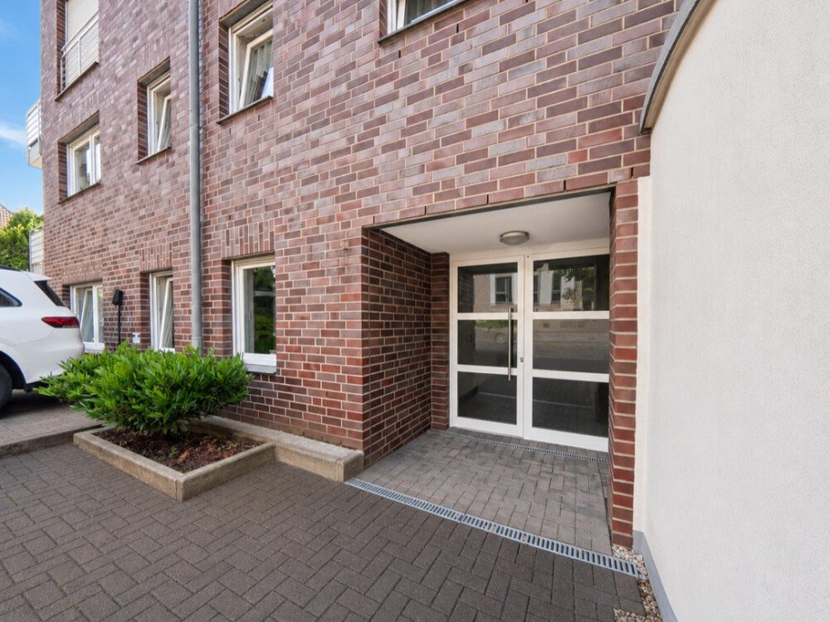 (2) Der gemeinschaftliche Hauseingangsbereich im Erdgeschoss Erdgeschosswohnung Bottrop / Stadtmitte