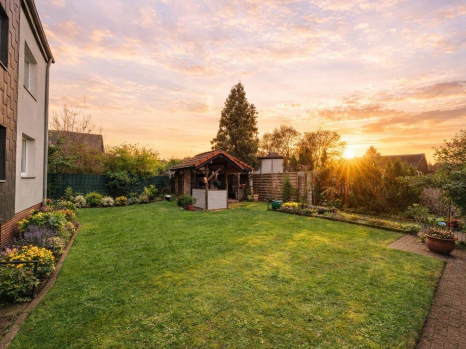 (22) Hier ein Blick auf das r�ckw�rtige Gartengrundst�ck Dachgeschosswohnung Bottrop / Batenbrock