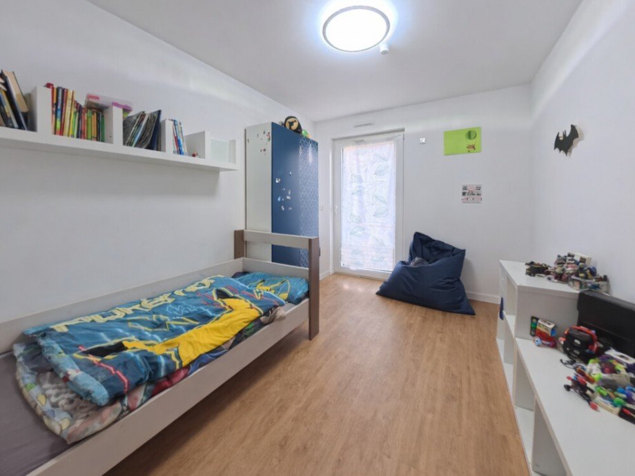 (11) Ein Einblick in das erste Kinder- oder Arbeitszimmer Erdgeschosswohnung Bottrop / Fuhlenbrock