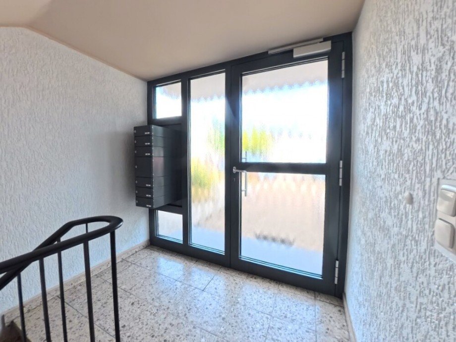(4) Der Hauseingangsbereich im Erdgeschoss Etagenwohnung Bottrop / Fuhlenbrock