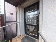 (2) Der Hauseingang befindet sich auf der Giebelseite iTH: Mehr Garten, mehr Freiheit, mehr Zuhause - Reihenendhaus in Bottrop-Batenbrock!