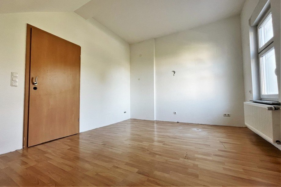 (21) Hier ein Blick in das dritte Schlafzimmer im Obergeschoss Doppelhaush�lfte Bottrop / Eigen