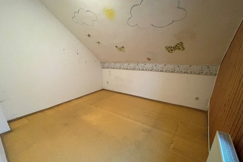 (43) Ein Blick in eines der zwei Schlafr�ume dieser Etage Zweifamilienhaus Bottrop / Batenbrock