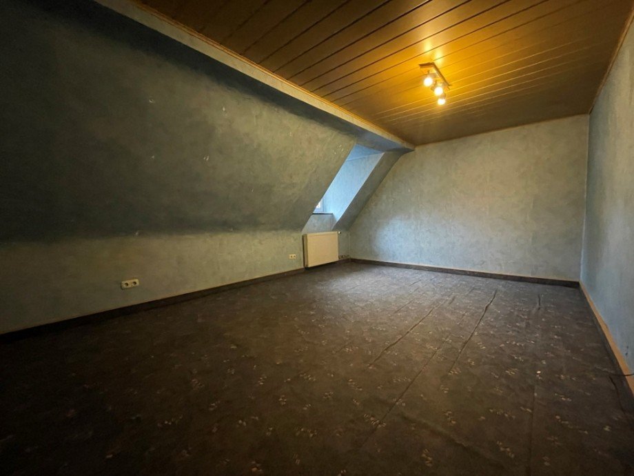 (16) Hier befindet sich zum einen dieses Kinder- oder Arbeitszimmer Reihenmittelhaus Oberhausen / Holten