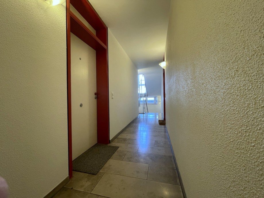 (20) Der Weg hinunter in das gemeinschaftlich genutzte Kellergeschoss Etagenwohnung Bottrop / Batenbrock