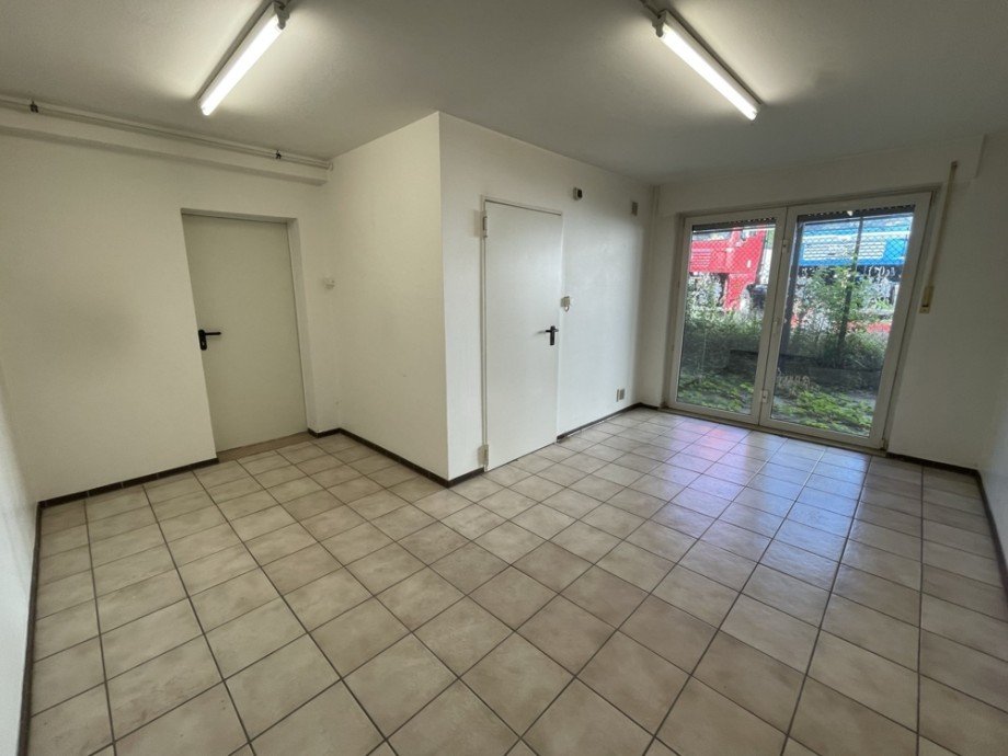 (29) Dieser Pausenraum befindet sich auf der rechten Geb�uder�ckseite Halle / Lager / Produktion Bottrop