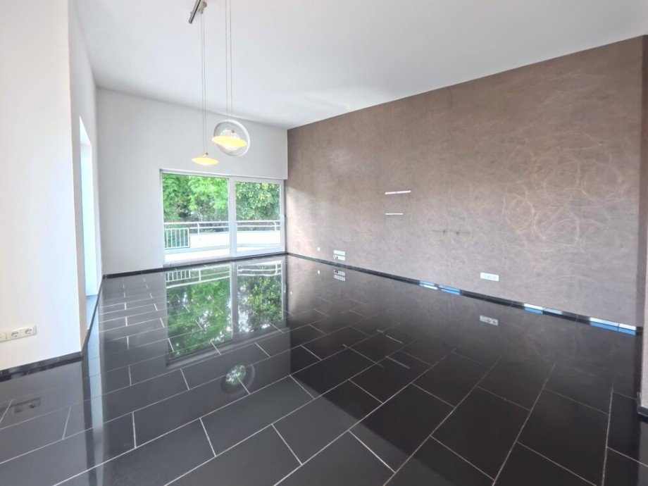 (17) Eine weitere Impression des ger�umigen Wohnbereichs Penthousewohnung Bottrop / Bottrop-Vonderort