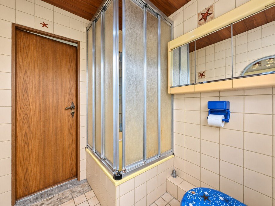 (17) Das Badezimmer aus einer anderen Perspektive Reihenmittelhaus Bottrop / Welheim