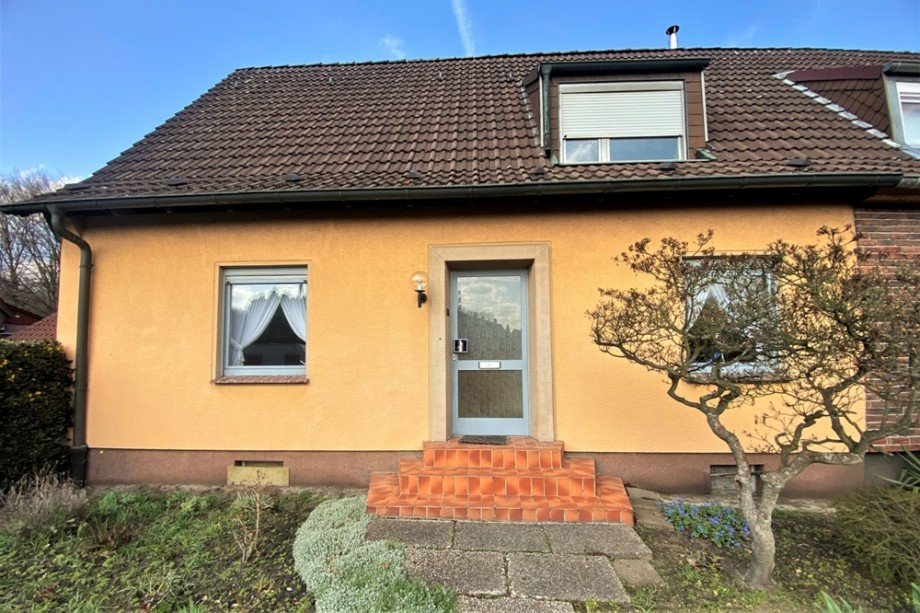 (4) Der Hauseingangsbereich Doppelhaush�lfte Bottrop / Welheim