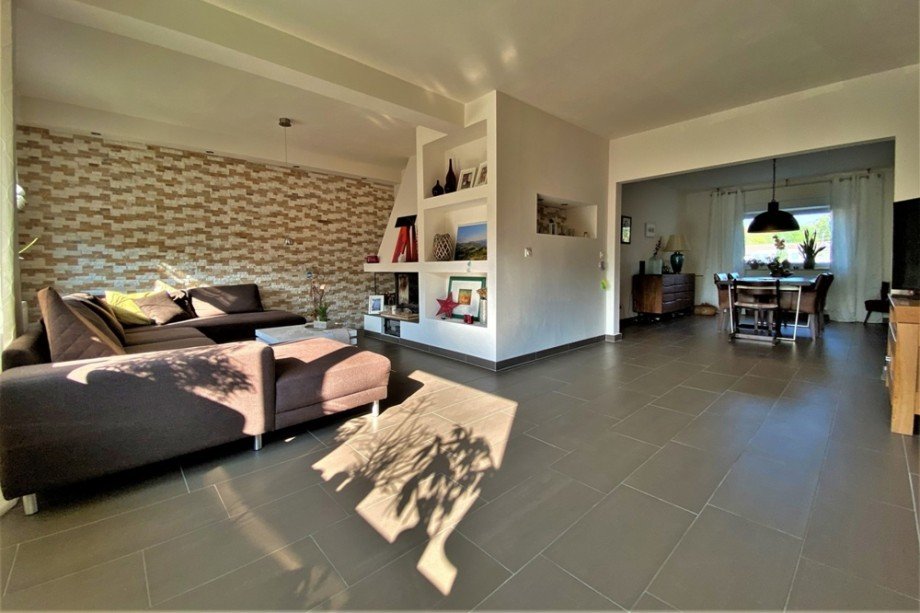 (16) Das besonders gro�z�gige Kaminwohn- und Esszimmer im 1.OG Mehrfamilienhaus Bottrop / Fuhlenbrock