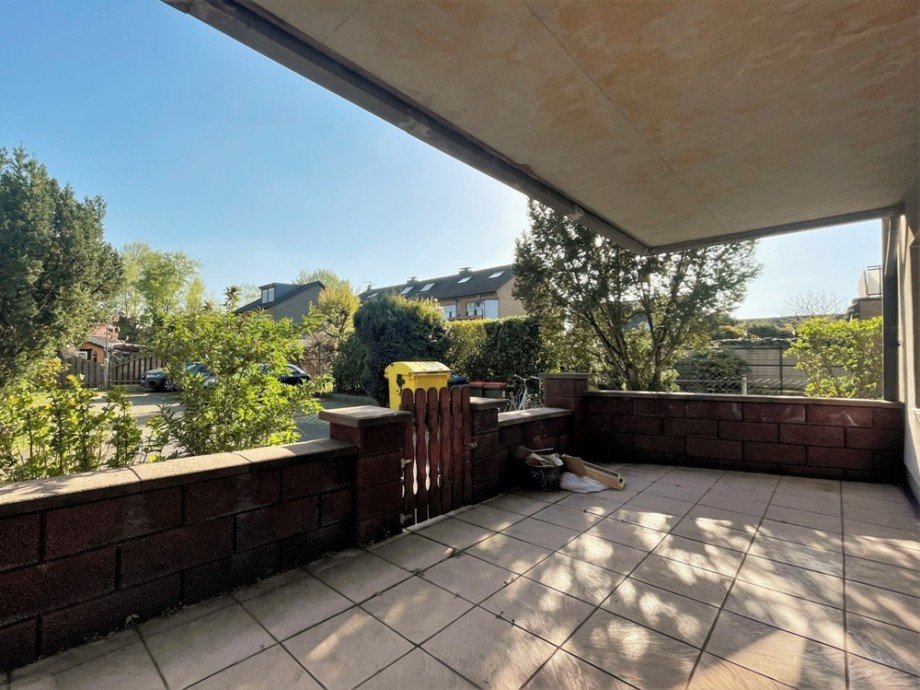 (17) Die Terrasse aus einem anderen Blickwinkel Erdgeschosswohnung Oberhausen / Schwarze Heide