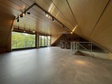 (19) Der beeindruckende Wohnraum aus einem anderen Blickwinkel (Archivbild) *VERMIETET*