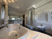 (24) Eine abschlie�ende Impression aus dem Hauptbadezimmer im Obergeschoss *VERKAUFT*