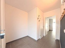 (4) Ein erster Blick in den Eingangsbereich im Inneren *RESERVIERT*