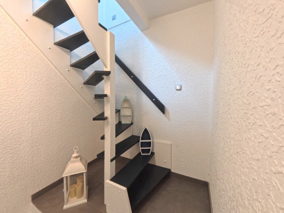(20) �ber diese Treppe erreichen Sie das ausgebaute Dachgeschoss (Nfl.) Reihenmittelhaus Bottrop / Boy