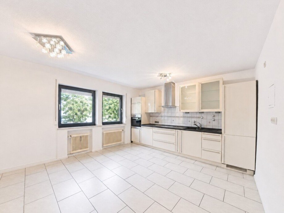 (9) Hier zun�chst ein Einblick in die K�che auf der Geb�udevorderseite Zweifamilienhaus Bottrop / Grafenwald