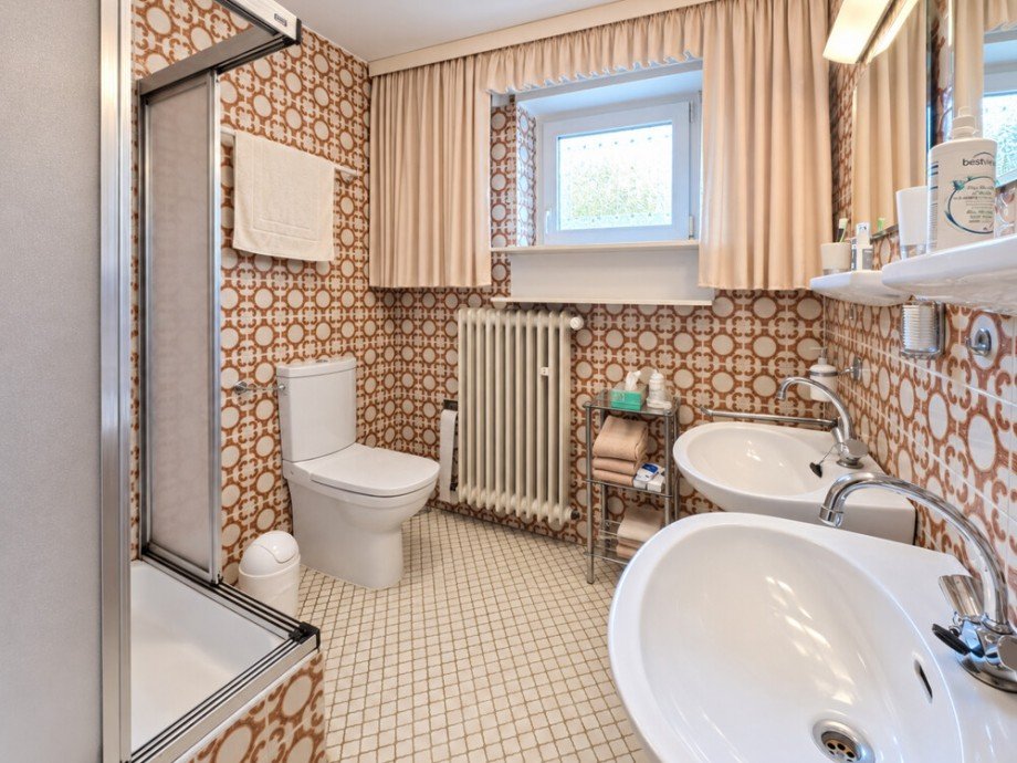(23) Auch auf dieser Etage befindet sich ein ger�umiges Badezimmer Einfamilienhaus Oberhausen / Sterkrade-Nord