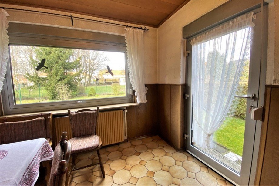 (16) �ber das Esszimmer gelangen Sie durch eine Terrassent�r in den Garten Doppelhaush�lfte Bottrop / Welheim