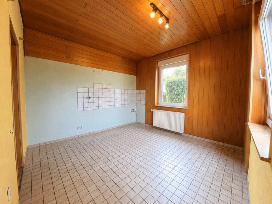 (6) Ein weiterer Eindruck der ger�umigen K�che Reihenendhaus Bottrop / Eigen