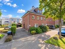 (2) Ein weiterer Blick auf die Geb�udefront iTH: Aus R�umen werden M�glichkeiten - Vielseitige Immobilie in Bottrop-Kirchhellen!