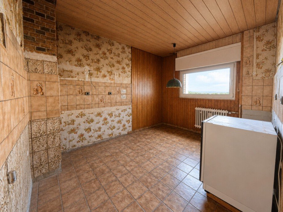(7) Hier ein erster Blick in die K�che auf der Geb�udevorderseite Reihenmittelhaus Bottrop / Batenbrock