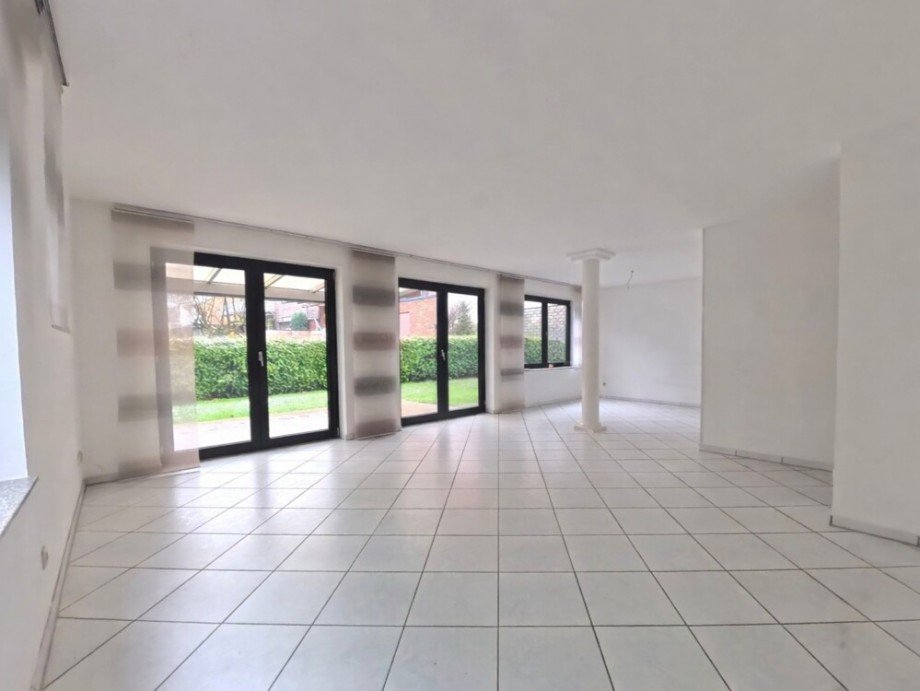 (7) Ein erster Eindruck aus dem ger�umigen Wohn- und Esszimmerbereich Erdgeschosswohnung Bottrop / Fuhlenbrock