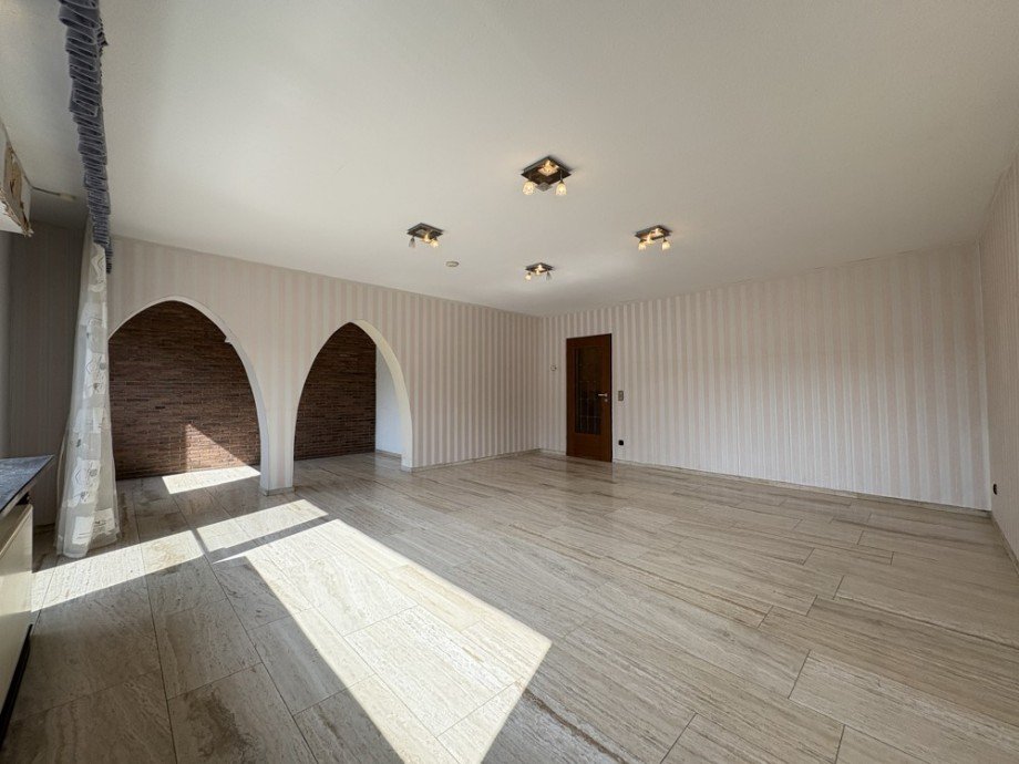 (16) An das Wohnzimmer angeschlossen befindet sich ein separierter Esszimmerbereich Erdgeschosswohnung Bottrop / Eigen