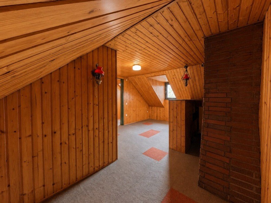 (20) Eine weitere Impression aus dem Dachgeschoss (Nfl.) Reihenmittelhaus Bottrop / Batenbrock