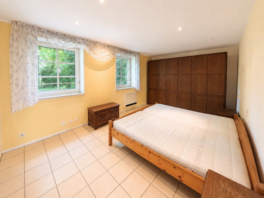 (15) Auf der Geb�uder�ckseite befindet sich das Schlafzimmer Mehrfamilienhaus Bottrop / Stadtmitte