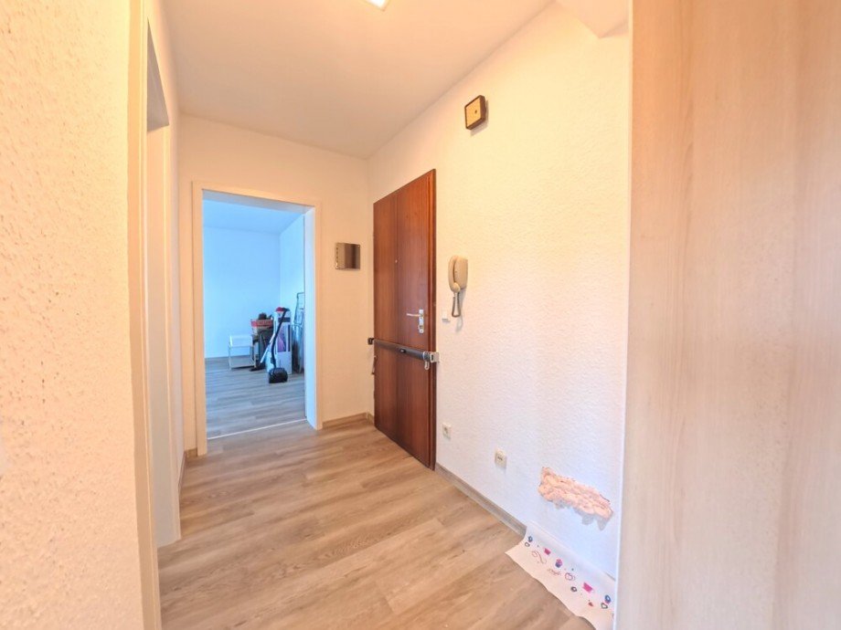 (28) Sie betreten nun die Wohneinheit im 1.OG (mitte) Mehrfamilienhaus Gladbeck / Gladbeck-Brauck