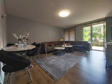 (9) Auf der Geb�uder�ckseite befindet sich dieses ger�umige Wohnzimmer *VERKAUFT*