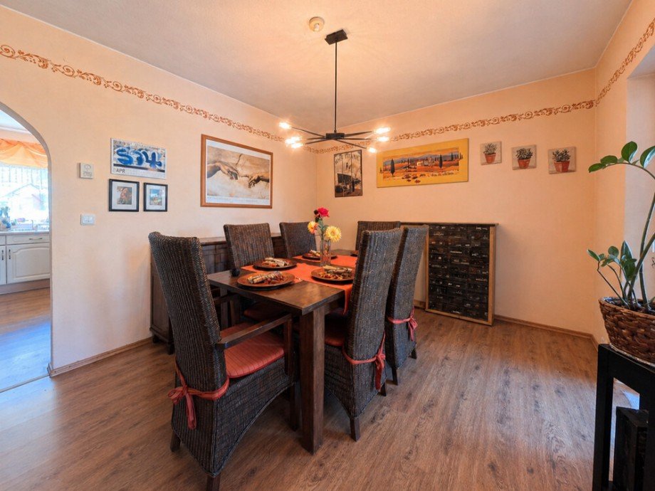 (8) Der Essplatz aus einer weiteren Perspektive Reihenmittelhaus Bottrop / Eigen