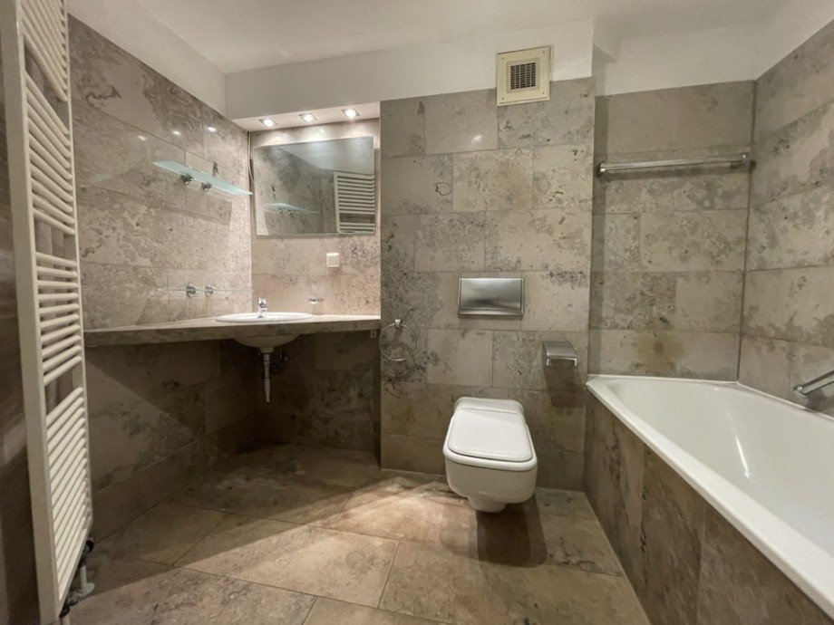 (7) Hier eine erste Impression des ansprechenden Badezimmers Etagenwohnung Bottrop / Batenbrock