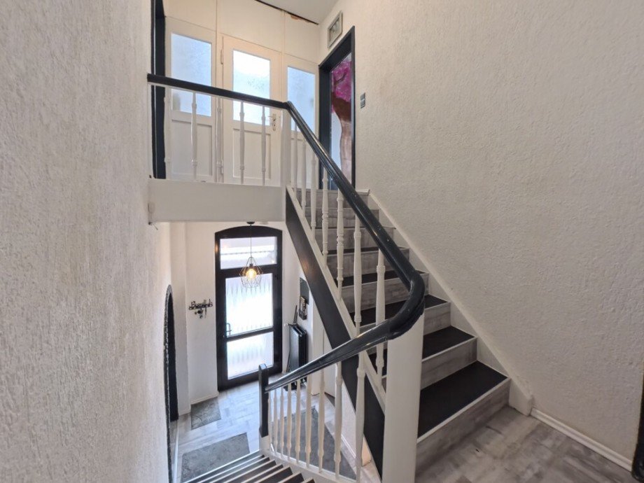 (32) Eine schnittgleiche Raumaufteilung wie im Hinterhaus erwartet Sie auch in diesem Geb�udeteil Zweifamilienhaus Bottrop / Stadtmitte