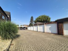 (24) Vervollst�ndigt wird das Wohnungsangebot durch die zugeh�rige Garage *VERKAUFT*