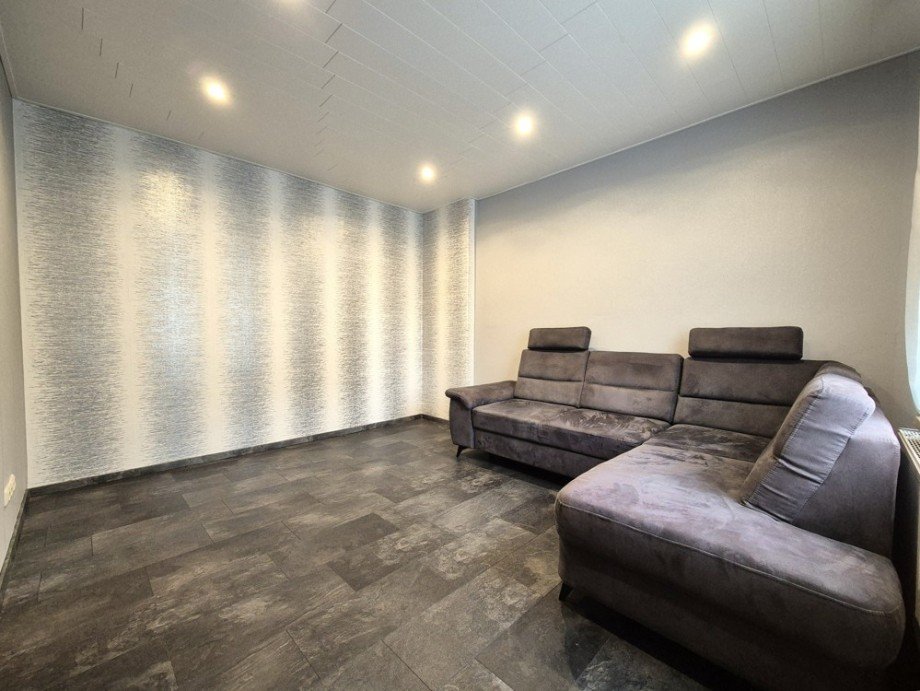 (5) Unmittelbar neben dem Hauseingang befindet sich das Wohnzimmer Reihenmittelhaus Oberhausen / Sterkrade-Mitte