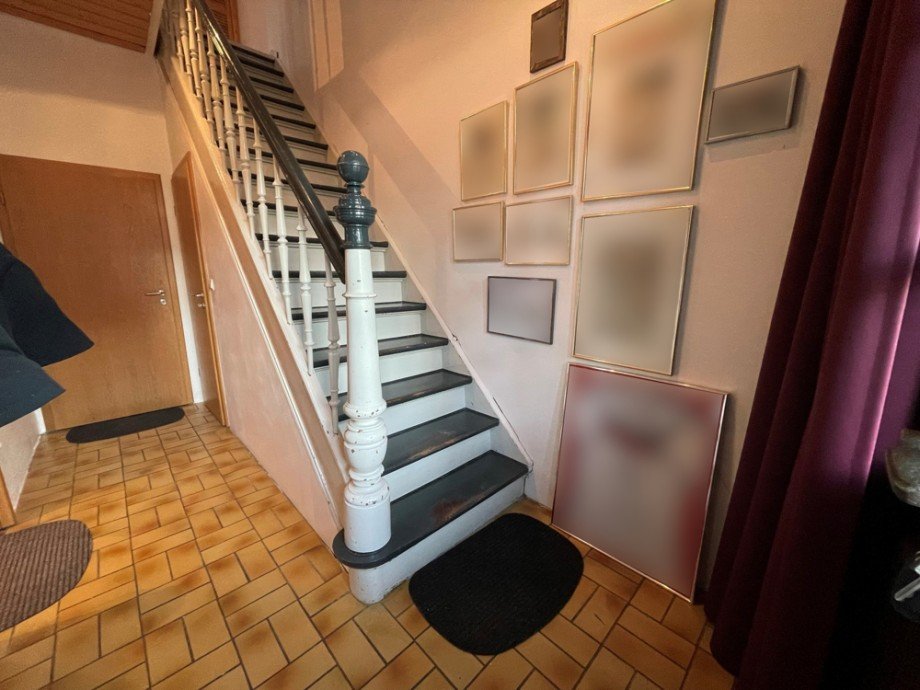 (10) Ein erster Einblick in den Hauseingangsbereich im Erdgeschoss Einfamilienhaus Bottrop / Feldhausen